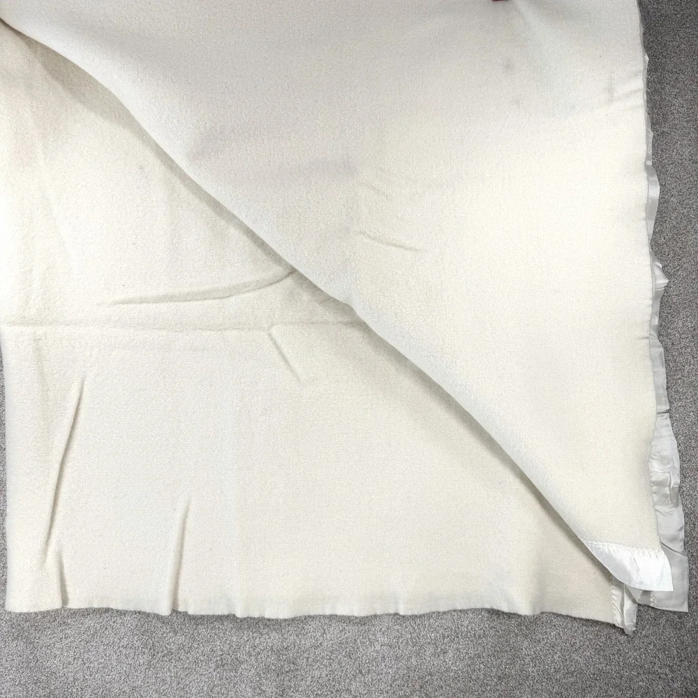 Tennessee Woolen Mills Cream Wool Blanket Satin Trim 81x78